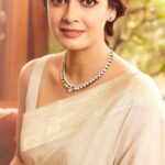 Dia Mirza Instagram - #NationalHandloomDay #VocalForLocal Reel to Real always choose handcrafted in India 🇮🇳💚