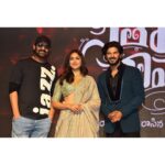 Dulquer Salmaan Instagram – The most wonderful finale to Sita Ramam pre release ! A big thanks to darling @actorprabhas Garu/Anna for coming and gracing us with his love and encouragement ! 

Special mention to Nagi @nag_ashwin and @anudeep.film for their unending support. 

Team #SitaRamam we have one more day before we handover what is ours to the audience. You guys have rocked this like every other event. ❤️❤️❤️❤️

Styled by @harmann_kaur_2.0 
📸 @sbk_shuhaib 

#SitaRamam @hanurpudi @mrunalthakur @rashmika_mandanna @sumanth_kumar @bhumika_chawla_t @vennelakish @sharma_murli @tharunbhascker #ChalasaniAswaniDutt @composer_vishal #PSVinod #KotagiriVenkateswaraRao @mrsheetalsharma @vyjayanthimovies @swapnacinema @dqswayfarerfilms @lyca_productions @swapnaduttchalasani @priyankacdutt @sonymusic_south @tsunilbabu @ali_thohts @prasanth_ank7 @shreyaas_krishna @madhankarky @ashwathbhatt @sillymonksnt @shreyasgroup @swiggyindia @paytmtickets @radiocityindia @geethagautham @anilandbhanu @ursvamsishekar @prasad_darling @mrinal96 @sheelapanicker026 @bendthespoonmarketing
#SitaRamamFromAug5 #declassifiesonAUG5
#DulquerSalmaan #SitaRamamTelugu #SitaRamamTamil #SitaRamamMalayalam #SitaRamamMovie