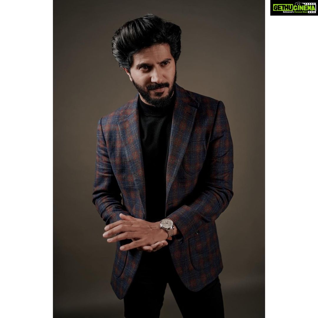 Dulquer Salmaan Instagram - Our dream has a deadline ! Aug 5th ! Styling by @harmann_kaur_2.0 đ¸ @sbk_shuhaib #SitaRamam @hanurpudi @mrunalthakur @rashmika_mandanna @sumanth_kumar @bhumika_chawla_t @vennelakish @sharma_murli @tharunbhascker #ChalasaniAswaniDutt @composer_vishal #PSVinod #KotagiriVenkateswaraRao @mrsheetalsharma @vyjayanthimovies @swapnacinema @dqswayfarerfilms @lyca_productions @swapnaduttchalasani @priyankacdutt @sonymusic_south @tsunilbabu @ali_thohts @prasanth_ank7 @shreyaas_krishna @madhankarky @ashwathbhatt @sillymonksnt @shreyasgroup @swiggyindia @paytmtickets @radiocityindia @geethagautham @anilandbhanu @ursvamsishekar @prasad_darling @mrinal96 @sheelapanicker026 @bendthespoonmarketing #SitaRamamFromAug5 #declassifiesonAUG5 #DulquerSalmaan #SitaRamamTelugu #SitaRamamTamil #SitaRamamMalayalam #SitaRamamMovie