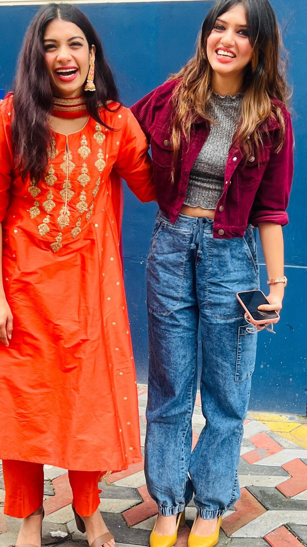 Gayathri Suresh Instagram - I always wanted to meet you in person and thanks to @rjviveknarayan for making this happen! ❤️ You are such an awesome person with so much energy and positive vibes! Loved talking to you @gayathri_r_suresh ❤️ @redfmmalayalam Location: @toaststoriescafe