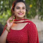 Hari Teja Instagram – Red, Ofcourse, is the colour of the interior of our bodies … in a way .. it’s inside out RED 🩸 wearing: @gaurinaidu  PC: @relivevisuals @whoisindrasena ❤️