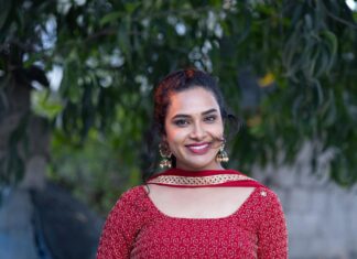 Hari Teja Instagram - Red, Ofcourse, is the colour of the interior of our bodies … in a way .. it’s inside out RED 🩸 wearing: @gaurinaidu PC: @relivevisuals @whoisindrasena ❤️