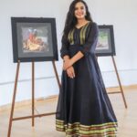 Hari Teja Instagram - I support weavers and handlooms ❤️ My handloom my pride …😊 Thank u love @hemanth_siree_official for this pretty outfit … also it was great attending ur event Tasrika❤️ more power and love to u lady … 🥰
