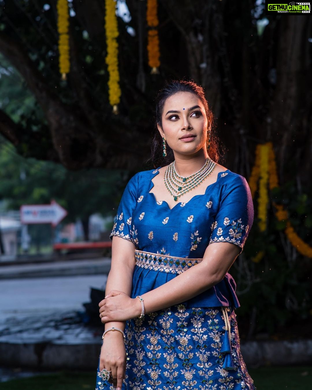 Hari Teja Instagram - 💙 @impriyankasahajananda @srikrishnasilk @indie_vastralay @shubampearls @whoisindrasena