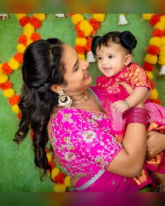 Hari Teja Instagram - These are the days I never want to forget .. holding u is my favourite part of life .. loads of love to u my bhoomi talli ❤️ Thank u @riya_designing_studio for these beautiful outfits ❤️❤️ PC: @giggles_photography_hyd ❤️. Makeup & hair : @vimalareddymakeovers ❤️