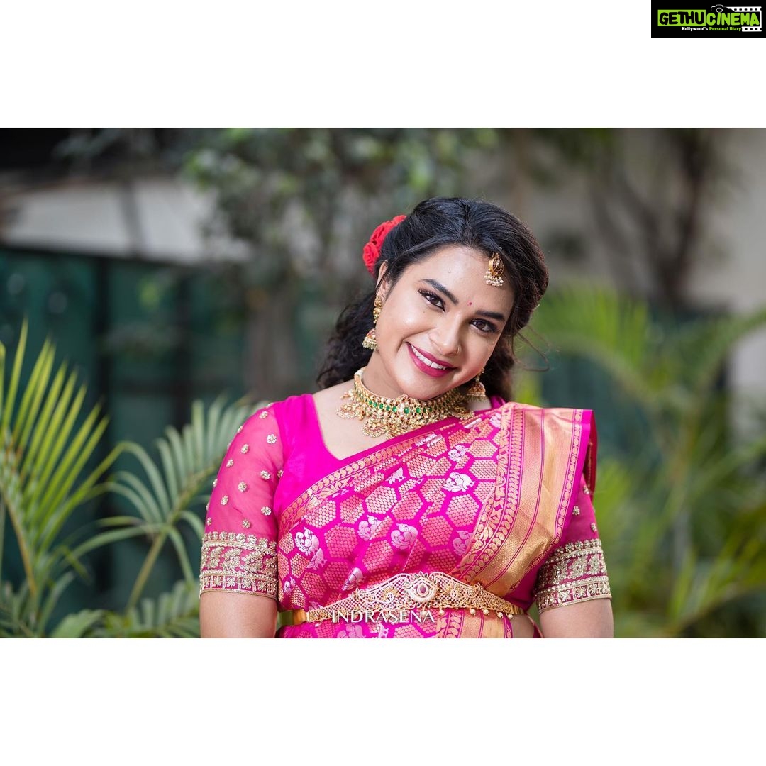 Hari Teja Instagram - For today’s Big boss Utsavam❤️ Wearing : @mugdhaartstudio @sashivangapalli ❤️ Jewellery: @aarni_by_shravani ❤️ PC: @whoisindrasena ❤️ iam in love with the human I haven’t met yet🥰 thanks for blessing me n my little bean everyone.. loads of love right back at u... 🤗🤗