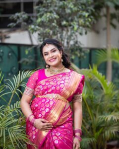 Hari Teja Instagram - Don’t miss Big boss Utsavam today ❤️ Saree: @mugdhaartstudio @sashivangapalli jewellery: @aarni_by_shravani  PC: @whoisindrasena