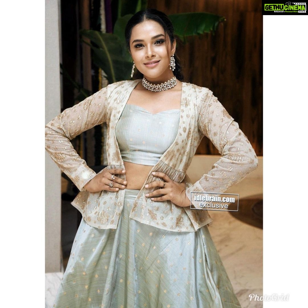 Hari Teja Instagram - Prati roju pandage pre release event 😎 celebrating life from 20th December ❤️ #positivevibes #fingerscrossed #happiness💕 Outfit &styled by @gaurinaidu 💞💞 makeup & hair : @fairies_and_brides ❤️