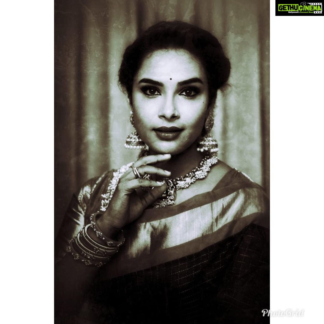 Hari Teja Instagram - Elegance is the only beauty that never fades..🖤 Fav picture 🖤🖤 Thank u @whoisindrasena 🖤