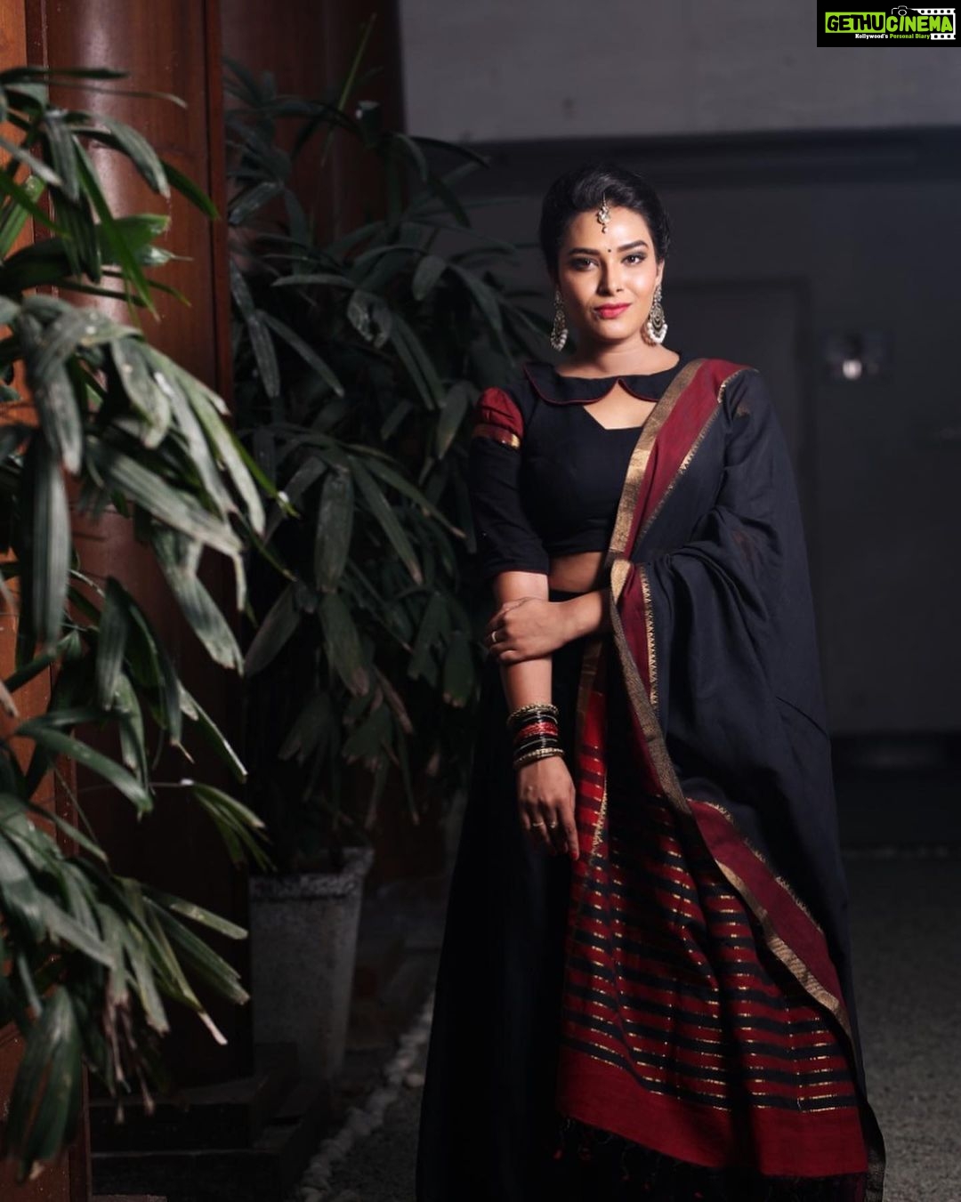 Hari Teja Instagram - Just loved this one..β€οΈβ€οΈ Desighned n styled by @gaurinaidu ππ For todayβs Super singer ππ PC: @whoisindrasena Makeup & hair : @fairies_and_brides