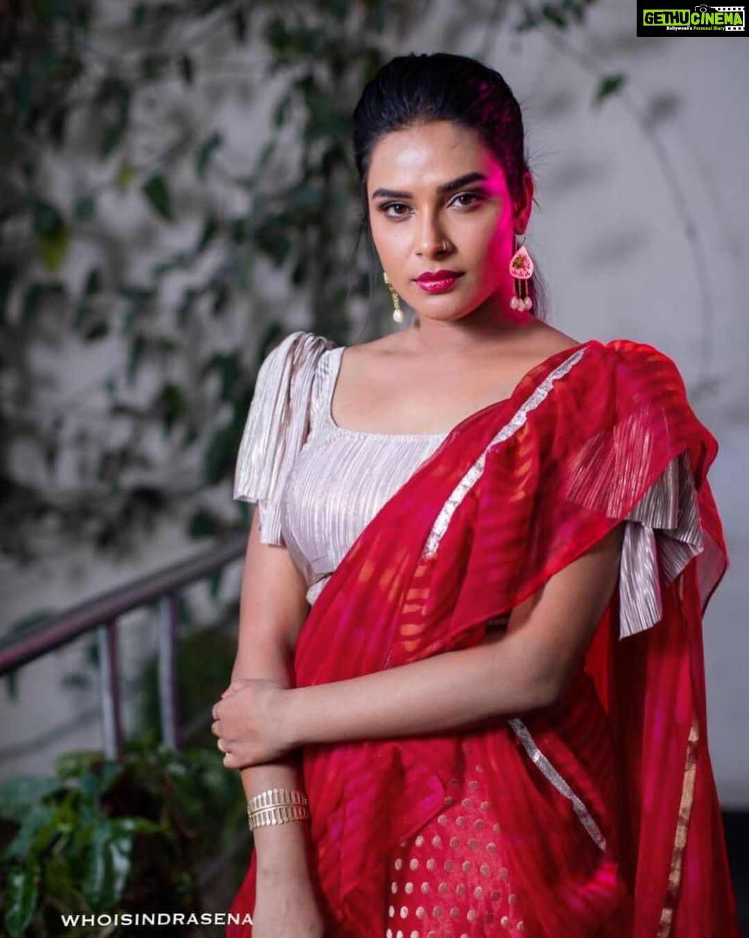 Hari Teja Instagram - For today’s Super singer .....🥰🥰🥰 outfit & styled by @gaurinaidu ❤️❤️❤️ PC : @whoisindrasena 😍😍
