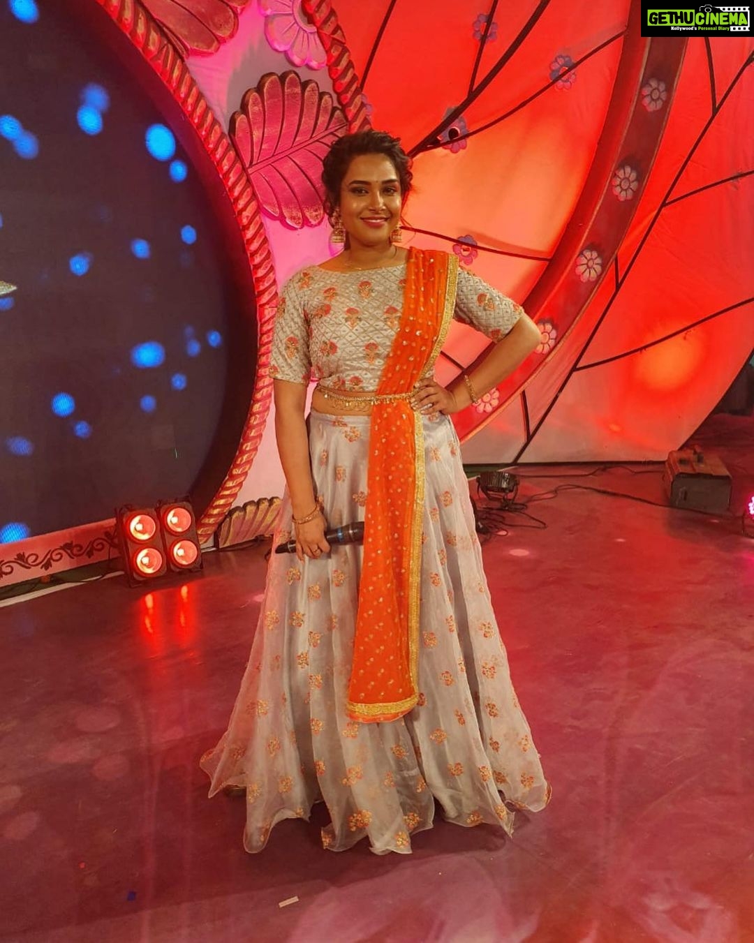 Hari Teja Instagram - Don’t miss Matrudevobhava ❤️ today at 3pm.. only on Gemini tv😎😎 Happy Mother’s Day to all the beautiful mothers out there... ❤️ Outfit : @chandraandvamsistudio Style by : @vid_vidya Jewellery by : @shaburis ❤️❤️