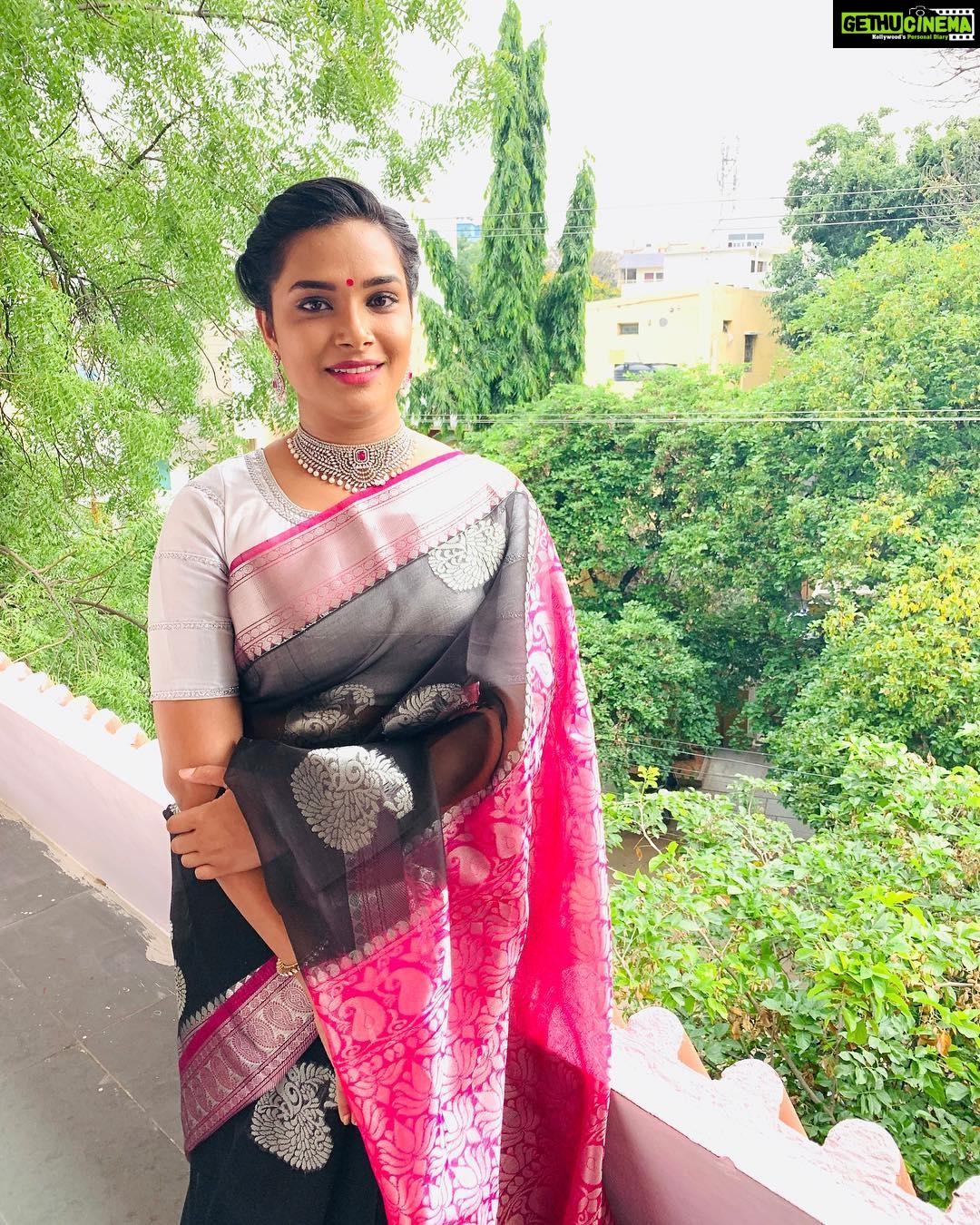 Hari Teja Instagram - This Lovely saree from @pattusareeswholesale ❤️❤️ thank u so much😘 and this pretty choker from @shaburis for today’s event ...😌😌