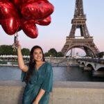 Hari Teja Instagram - Love is in the air … Love is everywhere…❤️ Paris.. U have my heart … Take me back to Paris …❤️ #love #paris #memories #forever #ɪɴsᴛᴀʟᴏᴠᴇ #vacationmode ❤️