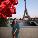 Hari Teja Instagram – Love is in the air … Love is everywhere…❤️ Paris.. U have my heart …  Take me back to Paris …❤️ #love #paris #memories #forever #ɪɴsᴛᴀʟᴏᴠᴇ #vacationmode ❤️