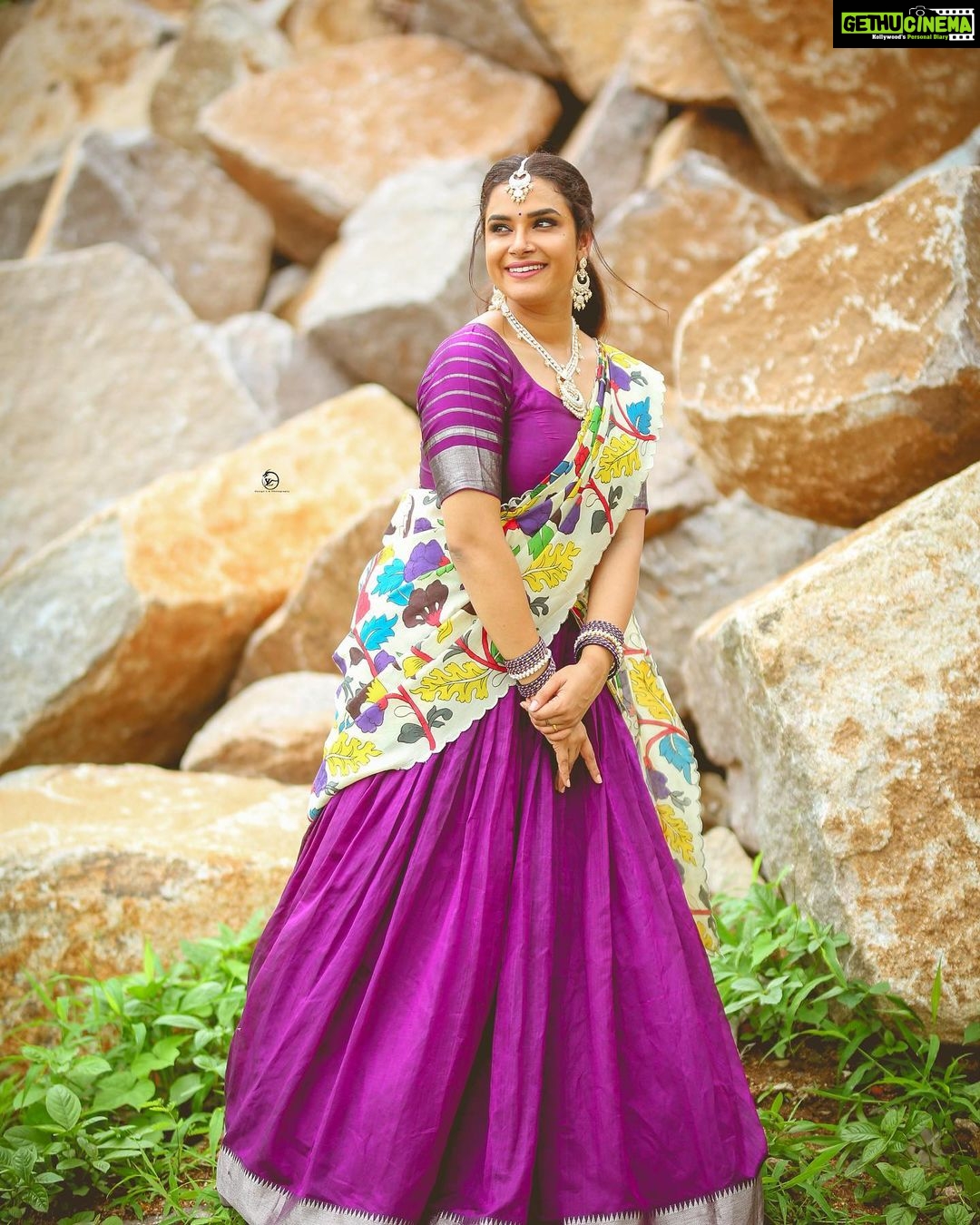 Hari Teja Instagram - Wearing this beautiful half saree from @riya_designing_studio 💜 Pc: @naveen_photography_official Thanks a lot @impriyankasahajananda for arranging this beautiful jewellery for me …💓