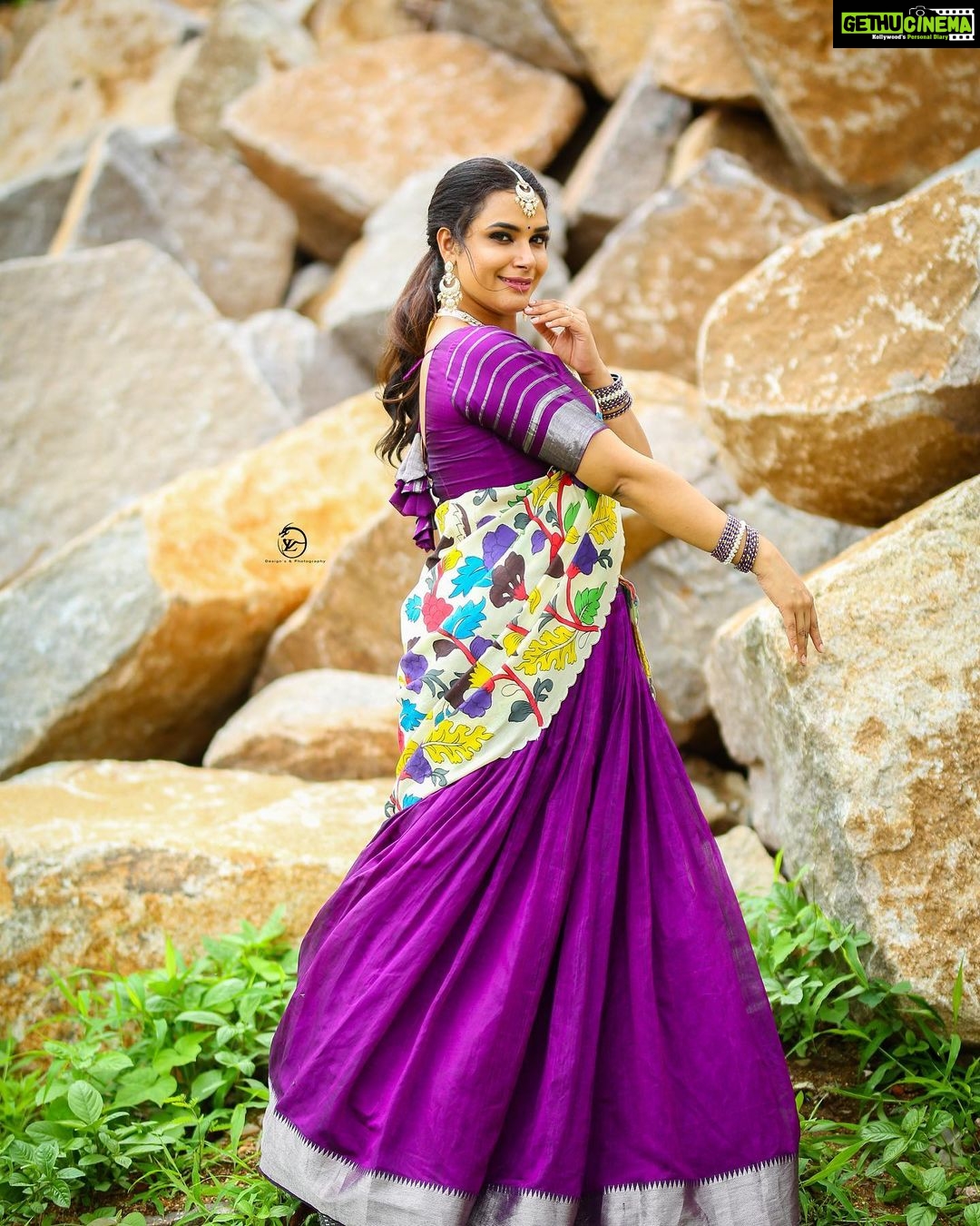 Hari Teja Instagram - Wearing this beautiful half saree from @riya_designing_studio 💜 Pc: @naveen_photography_official Thanks a lot @impriyankasahajananda for arranging this beautiful jewellery for me …💓