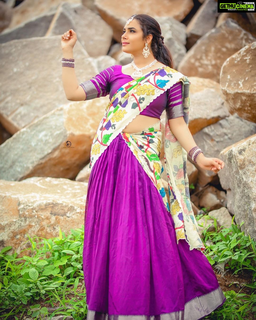 Hari Teja Instagram - Wearing this beautiful half saree from @riya_designing_studio 💜 Pc: @naveen_photography_official Thanks a lot @impriyankasahajananda for arranging this beautiful jewellery for me …💓