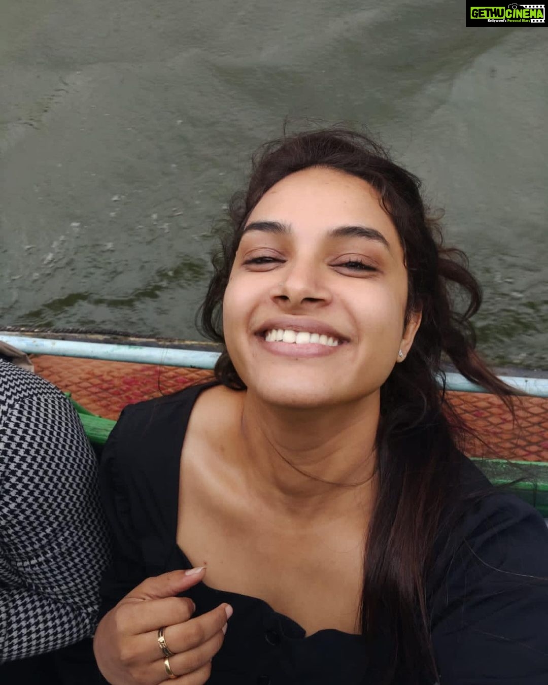 Hari Teja Instagram - All about Ooty ❤️ #vacation #bhoomitalli #freinds #nature #love #peace #prashantatha 😝😝