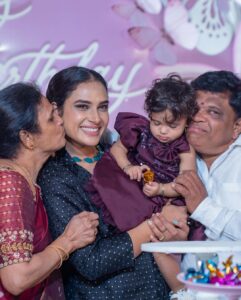 Hari Teja Instagram - It was all about laughs … love.. happiness .. hugs and full of blessings … as our little flower turned one❤️ Pc: @relivevisuals @whoisindrasena ❤️ Decoration: @occasionsbysudhadatla ❤️