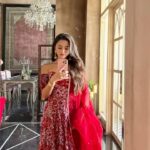 Helly Shah Instagram – Here’s your Indian inspo for the week ✌🏻😌