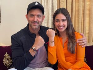 Hrithik Roshan Instagram - Sisters and brothers tied Rakhi to each other this year. 
The raksha goes both ways. 

Happy Rakhi everyone ! 
……….

That moment in 1996 ❤️ 
We still look the same 😅
Pic by : @suranika
Directed by : @sabazad