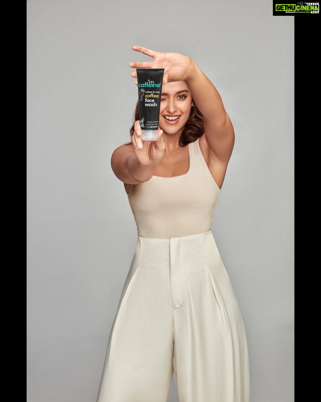 Ileana D'Cruz Instagram - So excited about my collaboration with @mcaffeineofficial!!! Natural & 100% vegan products 🤎 #ad