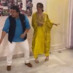 Isha Koppikar Instagram – Continuing our Rakhi tradition by dancing with my brother @dstreetcopycat 💃🏻❤️
Wishing you all a very happy Rakhi!

#rakshabandhan #brothersister #dancing #famjam #family #reelsofinstagram #reelsvideo #reelsindia #reelslovers #dancingpartner #rossandmonica Mumbai, Maharashtra