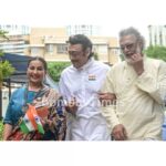 Jackie Shroff Instagram - Reposted from @bombaytimes Jackie Shroff, Rakeysh Omprakash Mehra, Subhash Ghai and Divya Dutta celebrate 75th Independence day 🇮🇳 #jackieshroff #rakeyshomprakashmehra #subhashghai #DivyaDutta