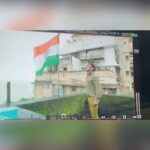 Jackie Shroff Instagram - MY TIRANGA MY IDENTITY #HarGharTiranga @kailashsurendranath @artisurendranath @angadsurendranath https://fb.watch/eGgZjYk0ev/