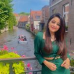 Janani Iyer Instagram - About today ! #PrimeReels #abouttoday #brugge #belgium🇧🇪 #trending #explore #explorepage Bruges, Belgium