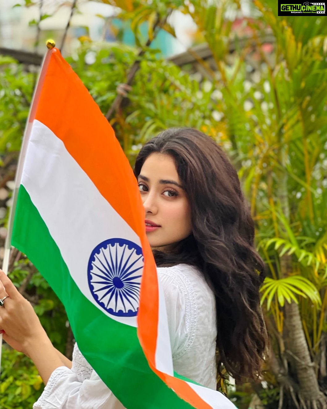 Janhvi Kapoor Instagram - “Where the mind is without fear and the head is held high Where knowledge is free Where the world has not been broken up into fragments By narrow domestic walls Where words come out from the depth of truth Where tireless striving stretches its arms towards perfection Where the clear stream of reason has not lost its way Into the dreary desert sand of dead habit Where the mind is led forward by thee Into ever-widening thought and action Into that heaven of freedom, my Father, let my country awake.” - Rabindranath Tagore Happy Independence Day 🇮🇳 #JaiHind
