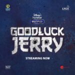 Janhvi Kapoor Instagram - Bholi si surat, jugaadu si seerat! 🍀😍 #GoodLuckJerry now streaming on @disneyplushotstar, Good luck nahi bolenge? 🍀 #DisneyPlusHotstarMultiplex #GoodLuckJerryOnHotstar @siddharthsen @pankajmatta_ @deepakdobriyal1 @mitavasisht @neeraajysood @isahilmehta @officialsushantsingh @jaswantsinghdalal @saurabhsachdeva77 @samta_sudiksha @paragchhabra.official @rajshekharis @aanandlrai #HimanshuSharma #MahaveerJain @cypplofficial @lyca_productions @DisneyPlusHotstar @zeemusiccompany #AashishSingh @canyoupriya @sandymeranaam @b100nam