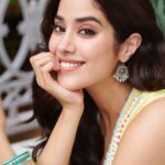 Janhvi Kapoor Instagram – 🥰 

#GoodLuckJerry now streaming on @disneyplushotstar 💛