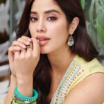 Janhvi Kapoor Instagram – 🥰 

#GoodLuckJerry now streaming on @disneyplushotstar 💛