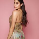 Janhvi Kapoor Instagram - 👼🏻 🧜🏼‍♀️ 🌸 🍀 #GoodluckJerry now on @disneyplushotstar 💕