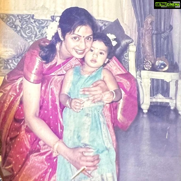 Janhvi Kapoor Instagram - Happy birthday Mumma ❤️ i miss you more and more everyday. I love u forever ♾