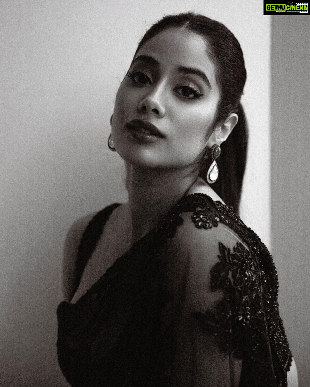Janhvi Kapoor Instagram - #Jerry ko itne pyaar se apnane ke liye thank you 🖤