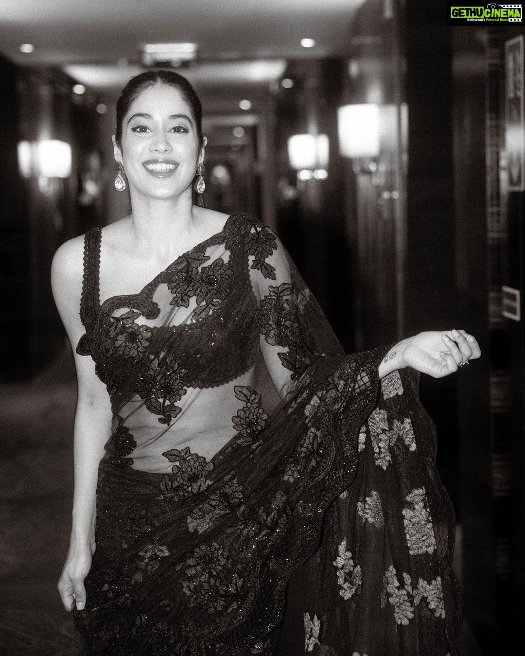 Janhvi Kapoor Instagram - #Jerry ko itne pyaar se apnane ke liye thank you 🖤