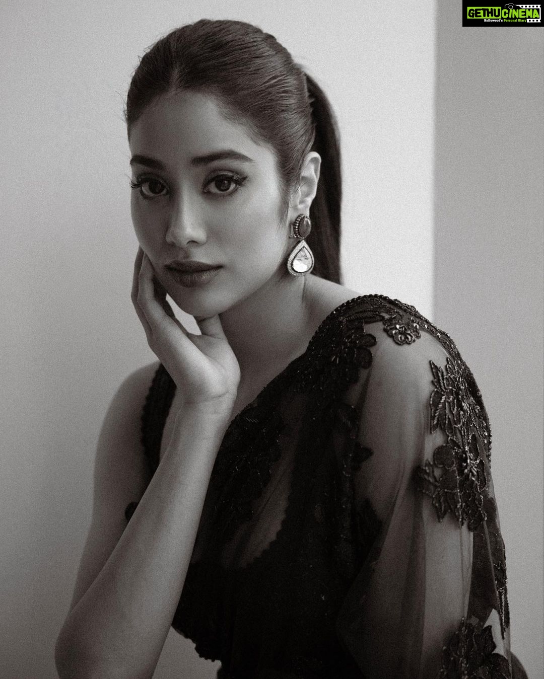 Janhvi Kapoor Instagram - #Jerry ko itne pyaar se apnane ke liye thank you 🖤