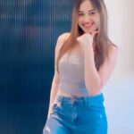 Jannat Zubair Rahmani Instagram - The grooviest song #SoneyaVe is now here to sway you off your feet and make you dance your heart out. @kanik4kapoor @shlokkapandit10 #reelitfeelit #reelkarofeelkaro #trendingreels #reelsindia #explorenow #instafeed