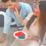 Jannat Zubair Rahmani Instagram - Happy Holiiii 🥳🥳 @thesiddharthnigam #ranglageya @mohitchauhanofficial @rochakkohli @saregama_official
