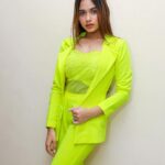 Jannat Zubair Rahmani Instagram - Just...!!💚💚 Outfit- @bewitchedyou_official Styled by - @style_by_hetaljogi 📸 - @smileplease_25