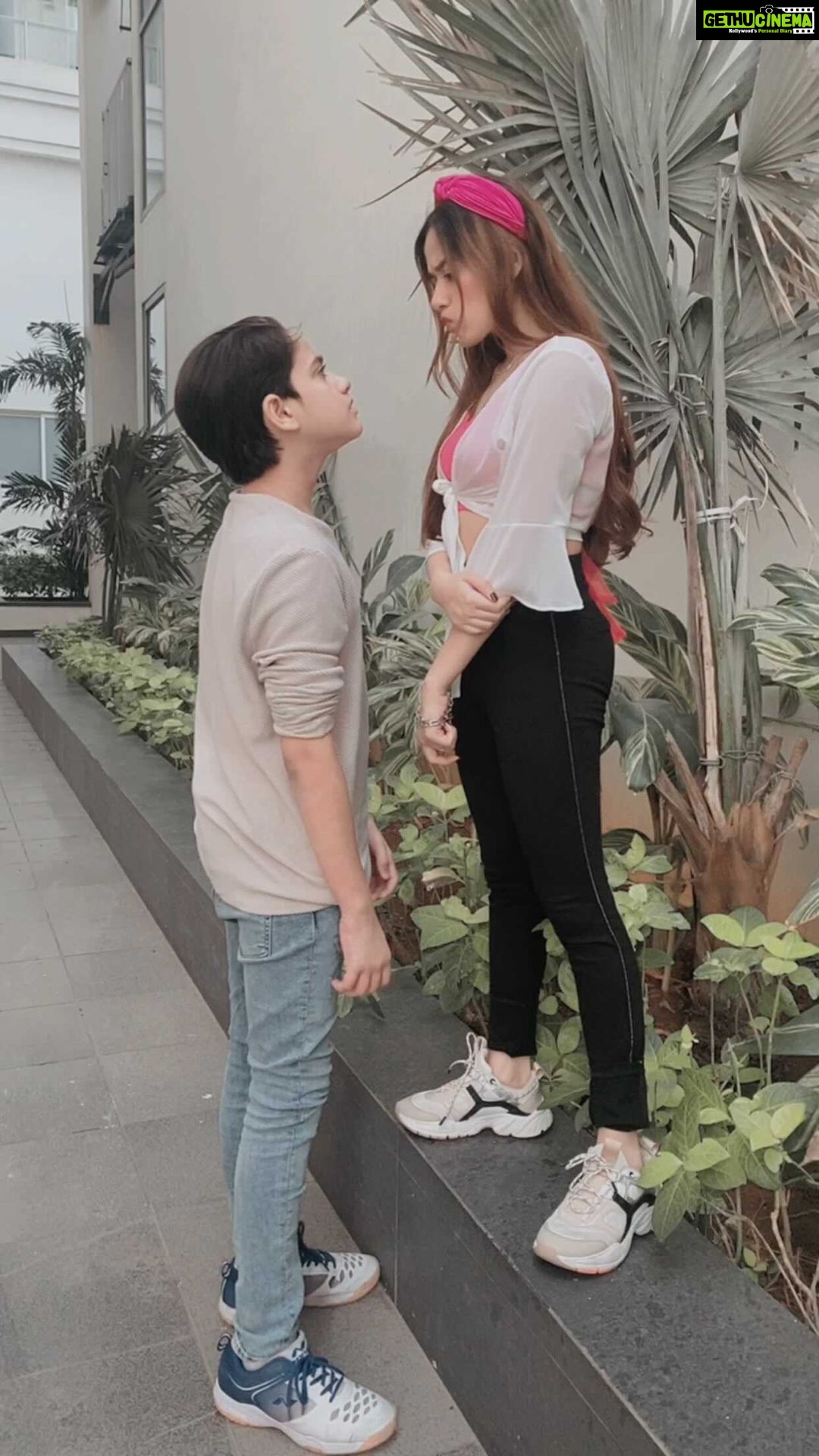 Jannat Zubair Rahmani Instagram - Mere naal lad lad thakda hi nai 🥺 @ayaanzubair_12 @riyaz.14 @raghav.sharma.14661 @anshul300 @_aroobkhan_