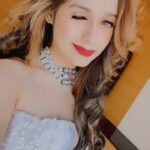 Jannat Zubair Rahmani Instagram - I’m so shy 🥺😉 Full look coming 🔜