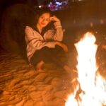 Jannat Zubair Rahmani Instagram - Summer nights and bonfire lights 🔥 Dubai, United Arab Emirates