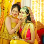 Jannat Zubair Rahmani Instagram - Bridesmaid for a day but a friend for life 💛 @stylebyavani 💛 Wearing - @janmaakshar Indore, India