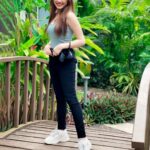 Jannat Zubair Rahmani Instagram - Caption this please 🤗