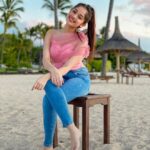 Jannat Zubair Rahmani Instagram - The beach is missing me 🙆🏼‍♀️