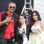 Jannat Zubair Rahmani Instagram - Yesterday I posted a picture from Fam Jam captioning it with #gooddays And today I hear about you leaving us.. Couldn’t believe at first, I was praying that it’s some sort of confusion or prank because I just didn’t wanna believe this. Samir sir honestly they don’t make people like you anymore and you were the nicest person, leader, teacher, soul, friend.. I just hope you’re in a happy place and watching all of us from there.. No one will ever be able to take your place and it was an honour to have known you but I wish you stayed with us a lil longer 💔 May Allah give strength to your family to overcome this loss You’re gone too soon sir @samirbangara RIP🙏🏻